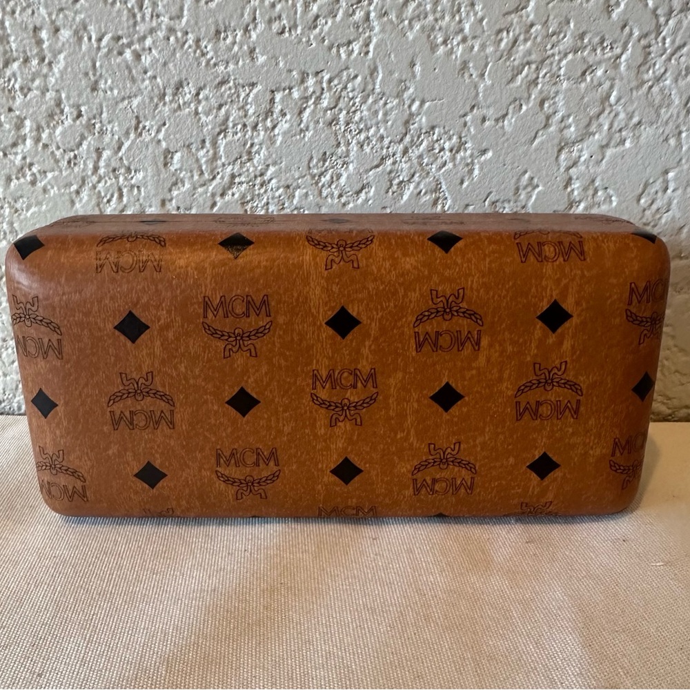 MCM Eyeglass Sunglass Hardshell Case & Cleaning Cloth - Picture 9 of 13